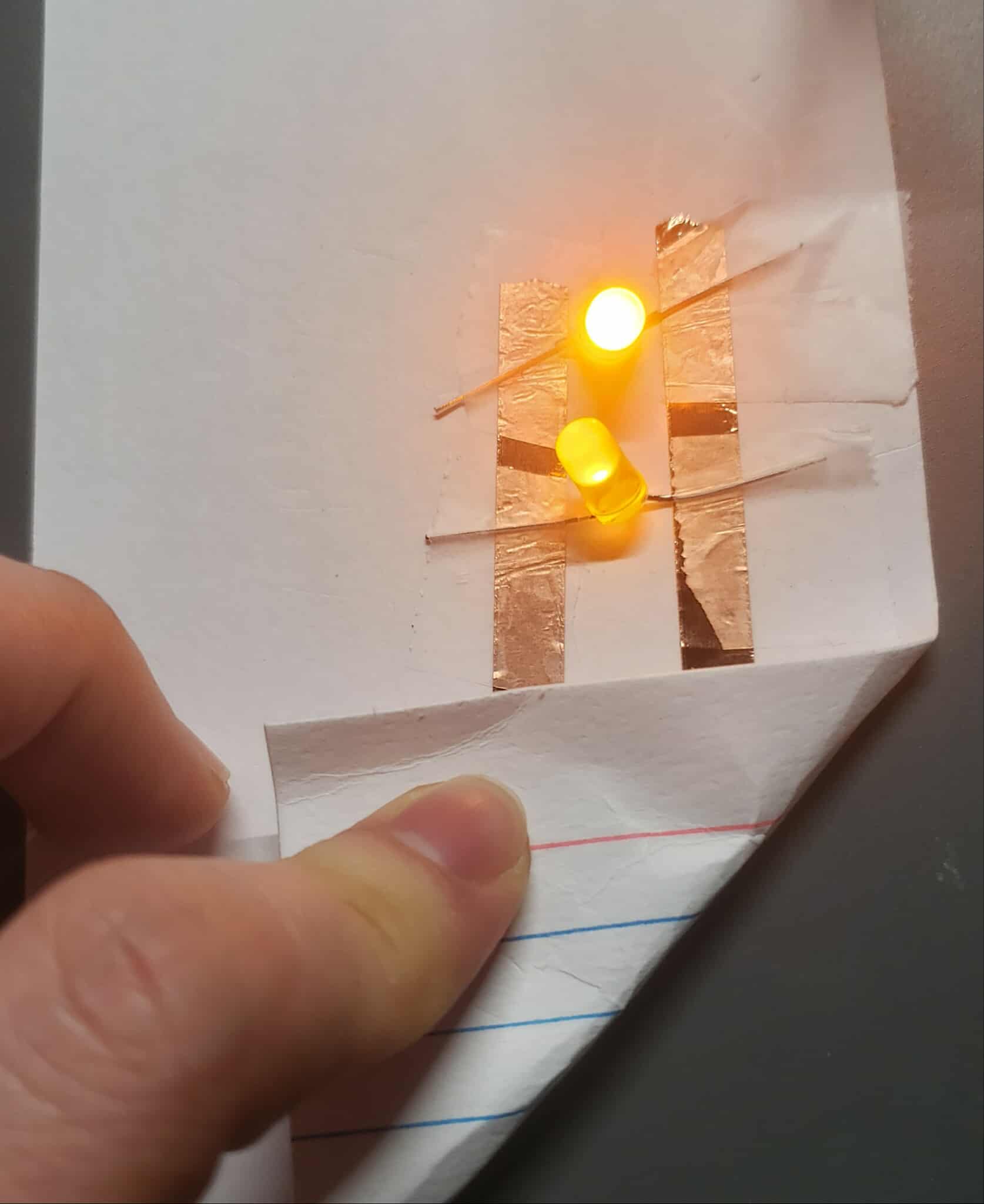 After switching the white lights to yellow, they both managed to light together.