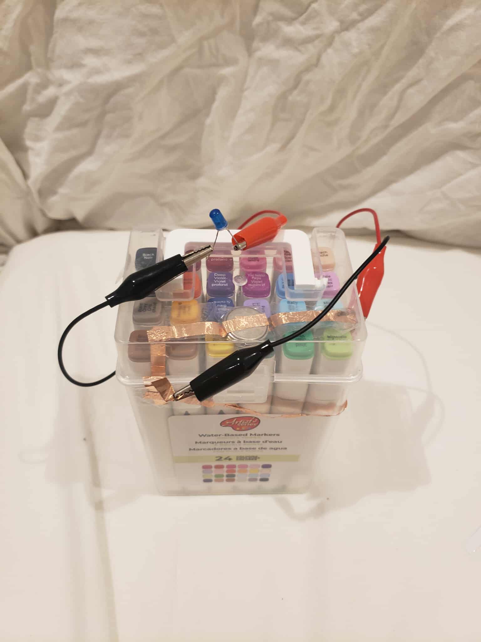 The pencil case with its circuit turned off when the case is closed.