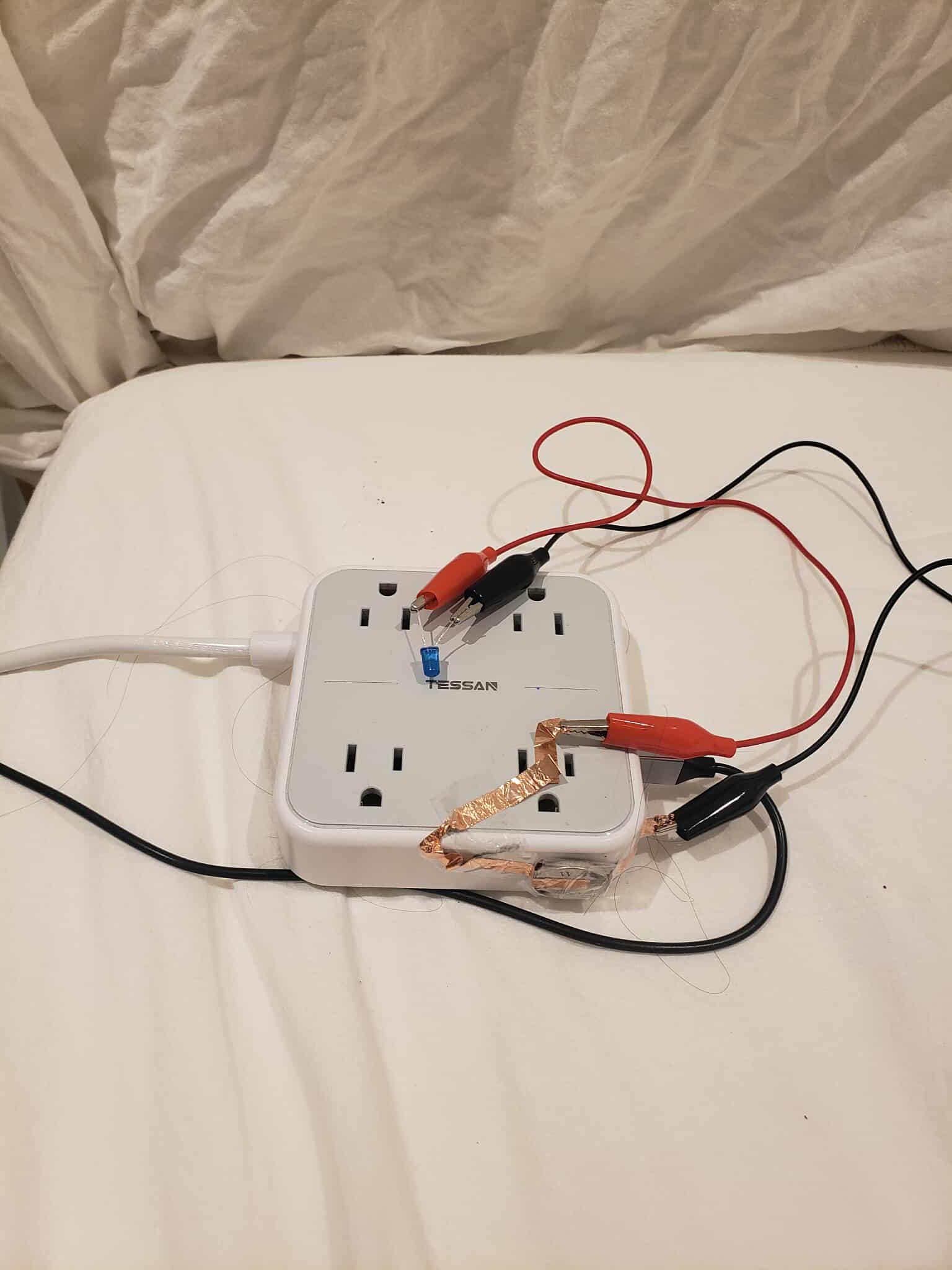 An extention cord with its circuit turned off.