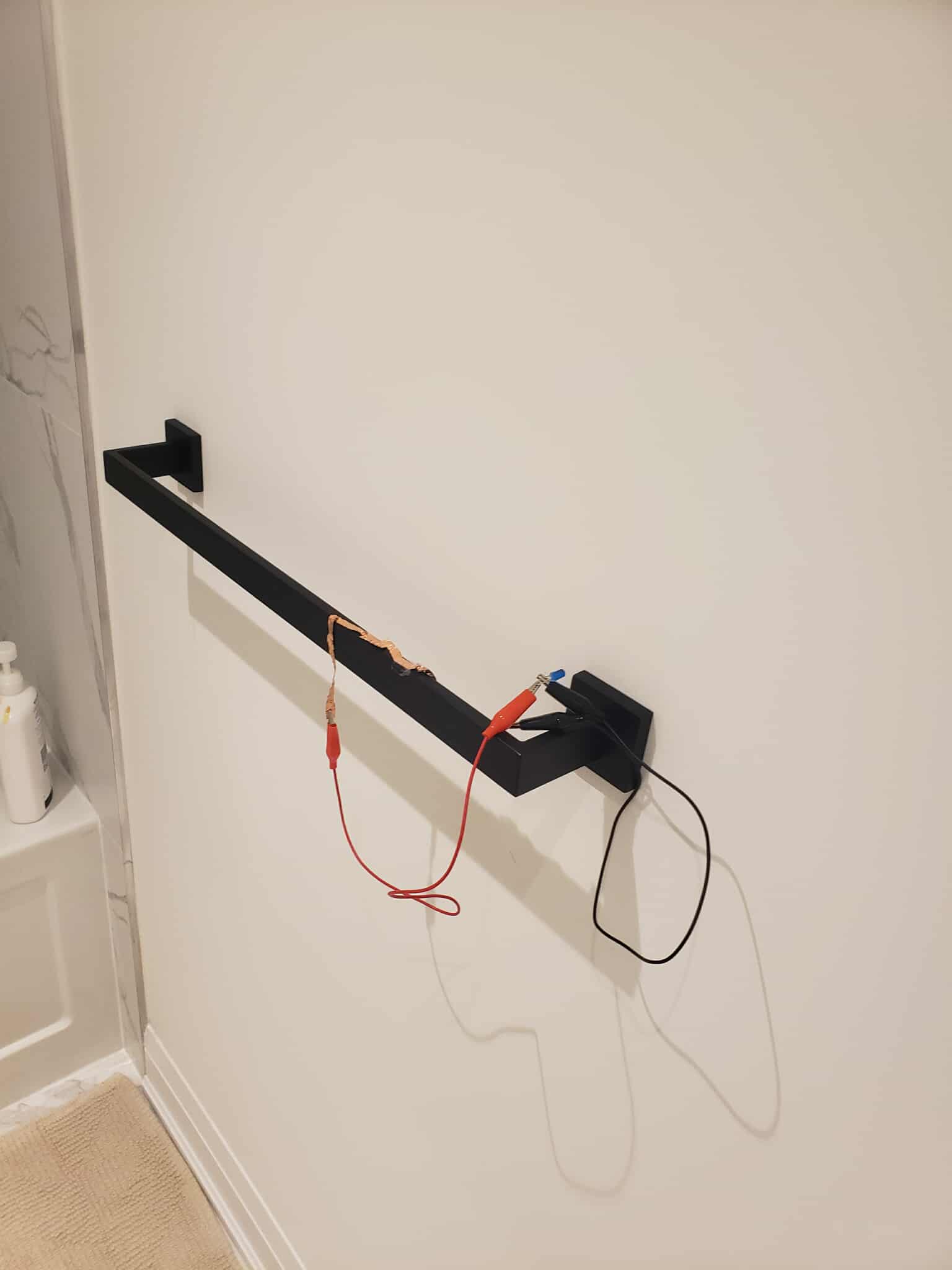 A turned off tower hanger circuit.