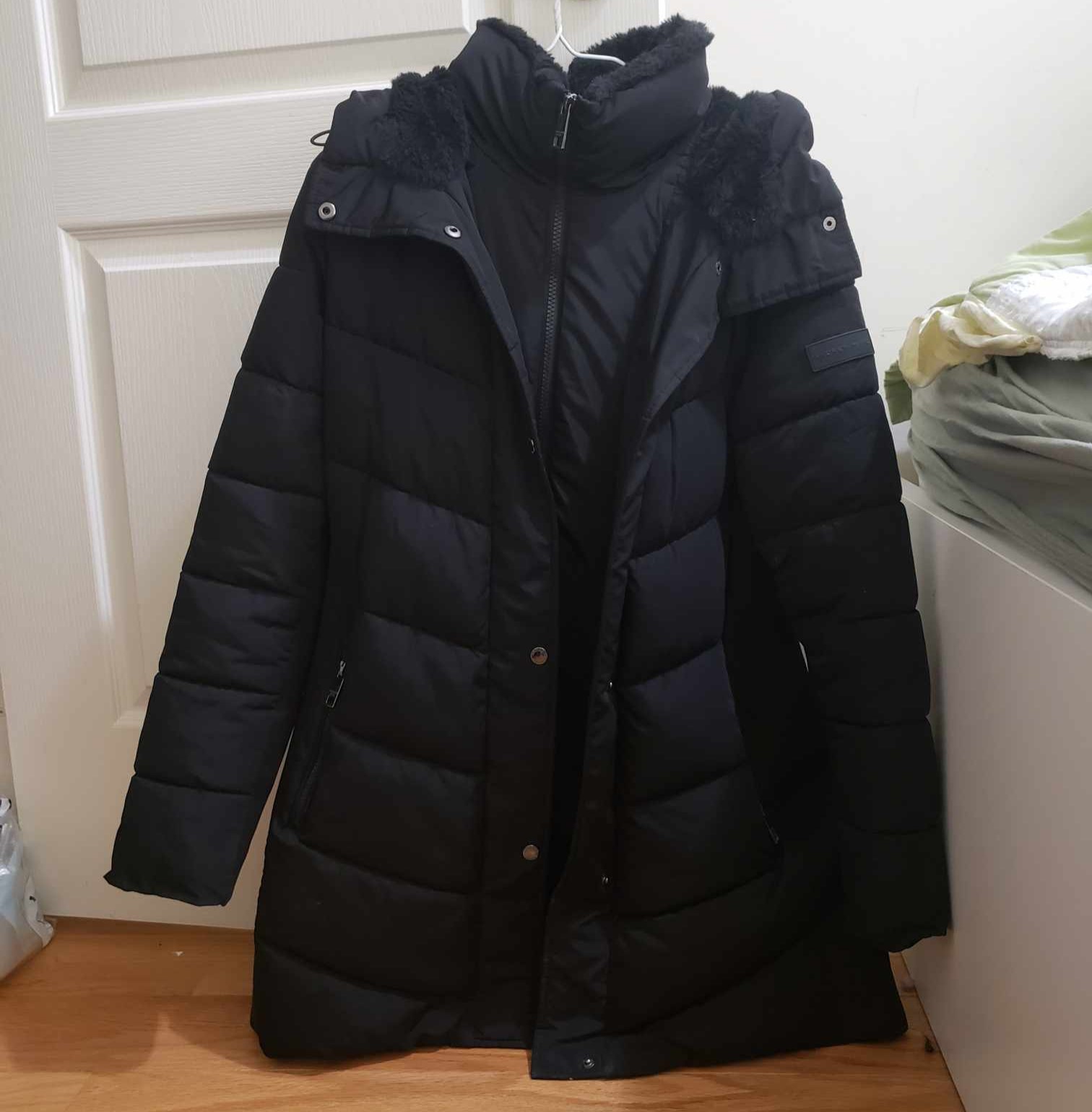 This is the sound made from rustling the winter coat. It is a soft and light sound.<br><audio controls src='/audio/Coat.mp3'></audio>